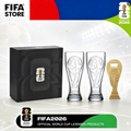 Juego de copas de cristal con forma de trofeo del Mundial 2026™ y abridor de botellas dorado – Caja de regalo para coleccionistas